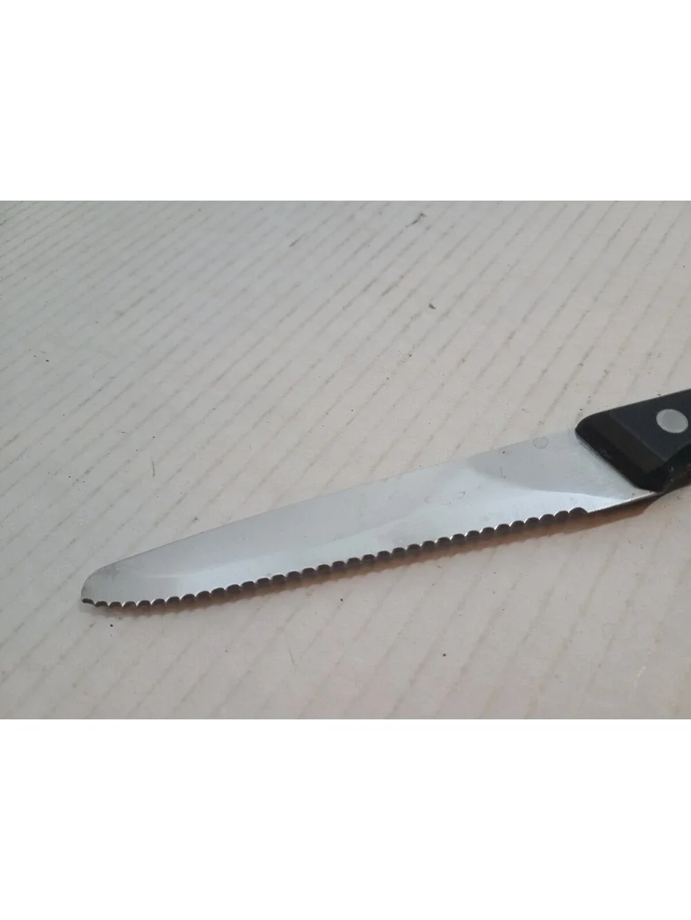 World Tableware Round Tip Serrated Stainless Commercial Restaurant Steak Knife